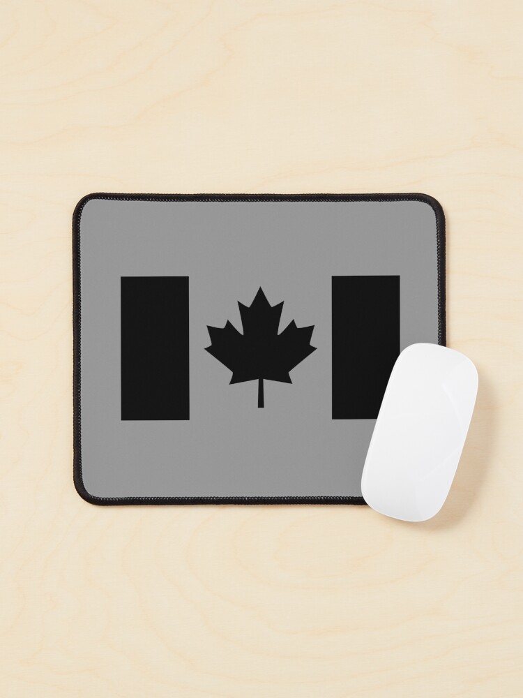 Imagen 1 de 5, Alfombrilla de ratón con la obra Una versión con la bandera canadiense negra, diseñada y vendida por Garaga.