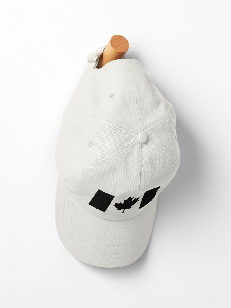 Imagen 2 de 7, Gorra con la obra Una versión con la bandera canadiense negra, diseñada y vendida por Garaga.
