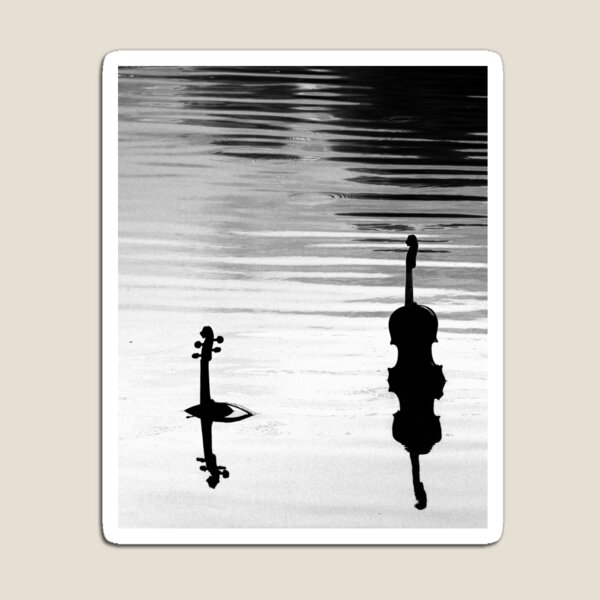 Submerged Strings Magnet