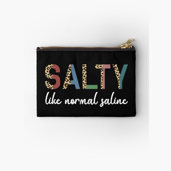 Aperçu de l'œuvre Salé comme une solution saline normale Infirmière drôle disant typographie imprimée Cheetah | Vie infirmière, Étudiante infirmière, Infirmière en formation | Cadeau d'infirmière créée et vendue par Violet Treasures.