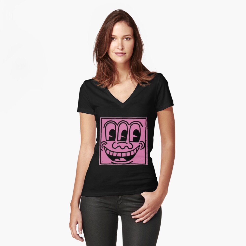 Artikel-Vorschau von Tailliertes T-Shirt mit V-Ausschnitt, designt und verkauft von mgdlnsapien.