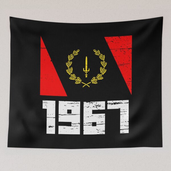 Artikelvorschau, Heritage Flag T-ShirtSchwarz American Heritage Flag 1967 entworfen und verkauft von CollyAsban.