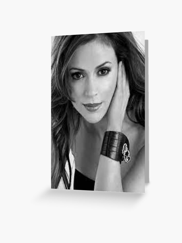 How Alyssa Milano Created a Fan-Gear Fashion Empire for Women