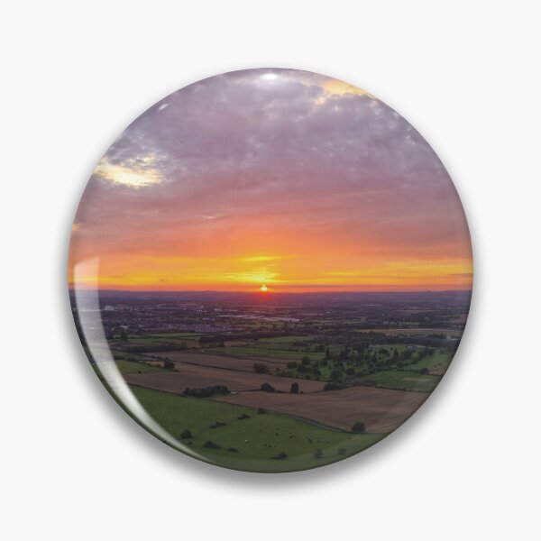 Artikelvorschau, Sonnenuntergang am Westbury White Horse Panorama entworfen und verkauft von duncan1980uk.