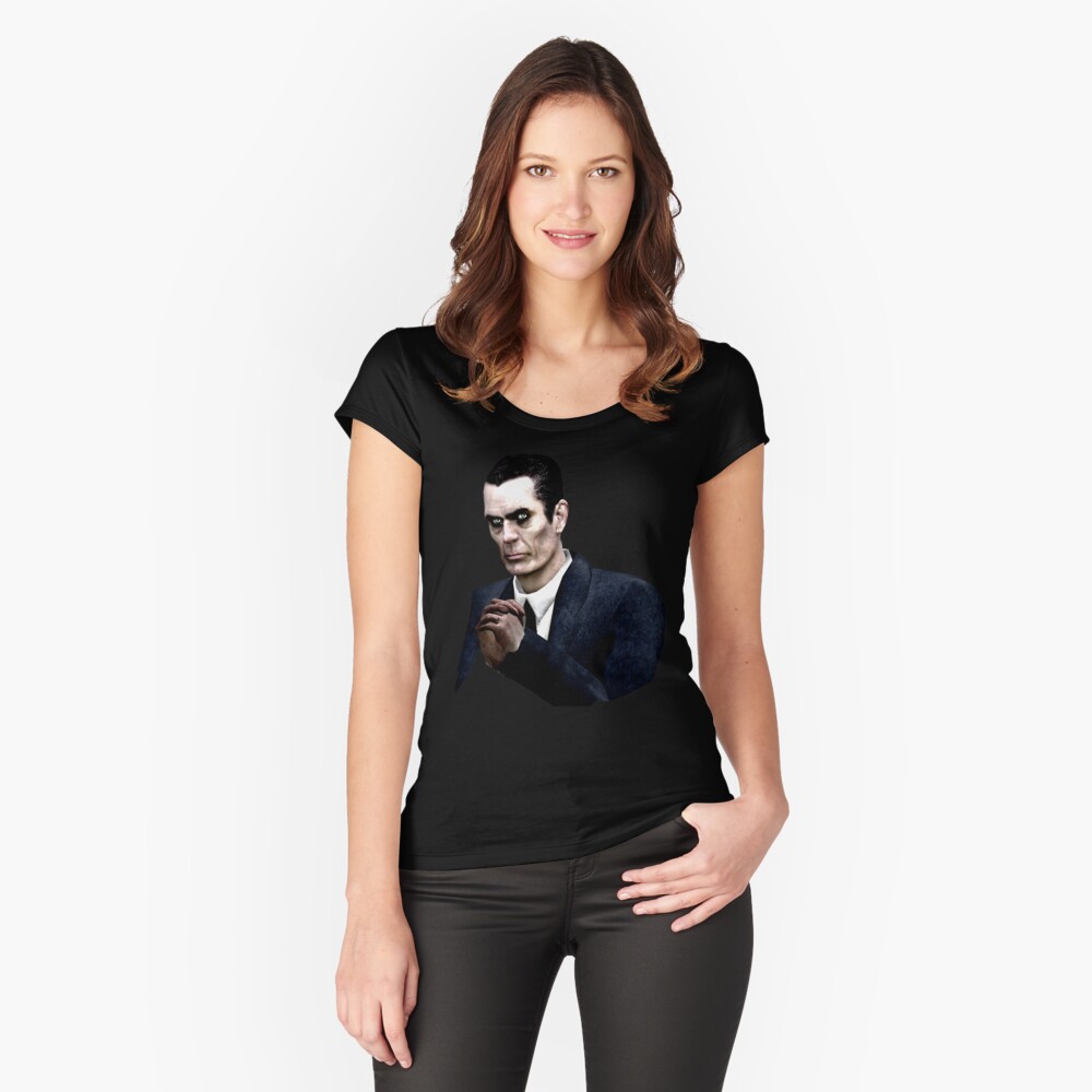 Aperçu de l'œuvre T-shirt échancré créée et vendue par Chalybs.