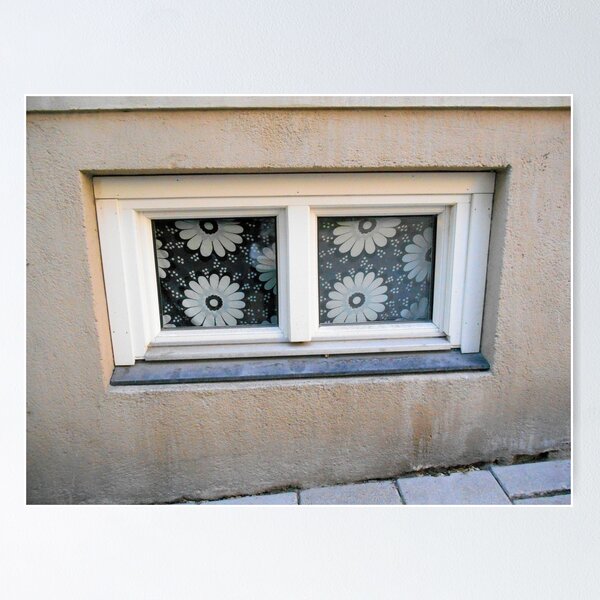 Artikelvorschau, White Flowered Window entworfen und verkauft von Kathleen Brant.