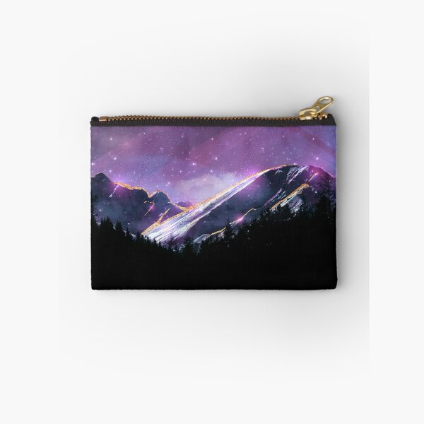Artikelvorschau, Abstrakte Berglandschaft, die mit goldenen Linien leuchtet entworfen und verkauft von Spectokular.