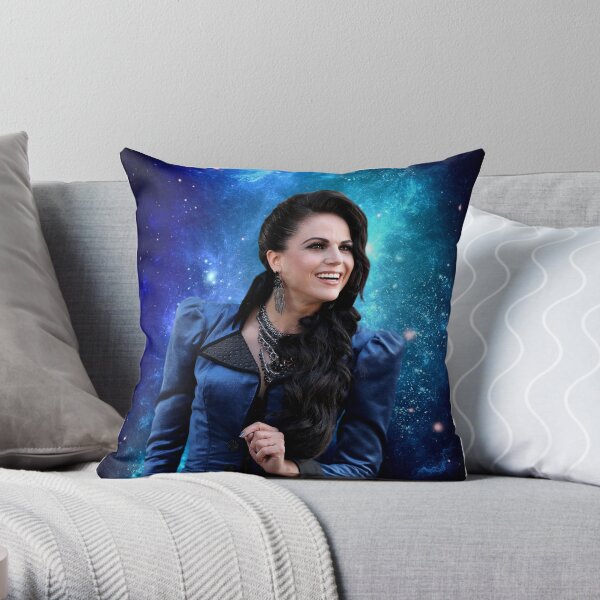 The queen in the stars Throw Pillow
