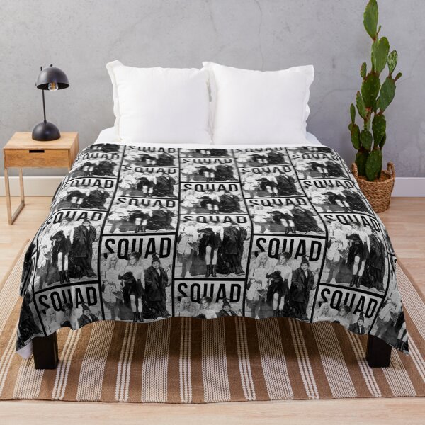 Aperçu de l'œuvre Squad hocus pocus pour chemise d'halloween | Cadeau parfait | amour de passe-temps créée et vendue par jettahan.
