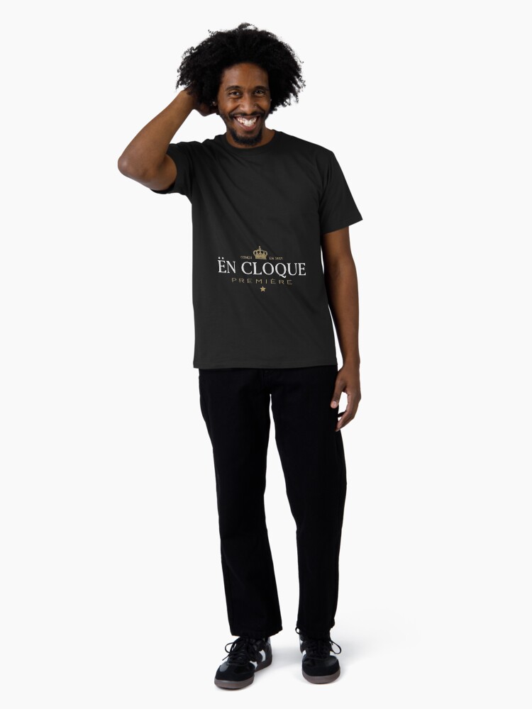 Aperçu 3 sur 4. T-shirt premium avec l'œuvre Humour pour Femme Enceinte En Cloque Premier Bébé créée et vendue par marzun.