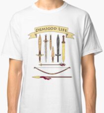 Demigod Life enthält Waffen Classic T-Shirt