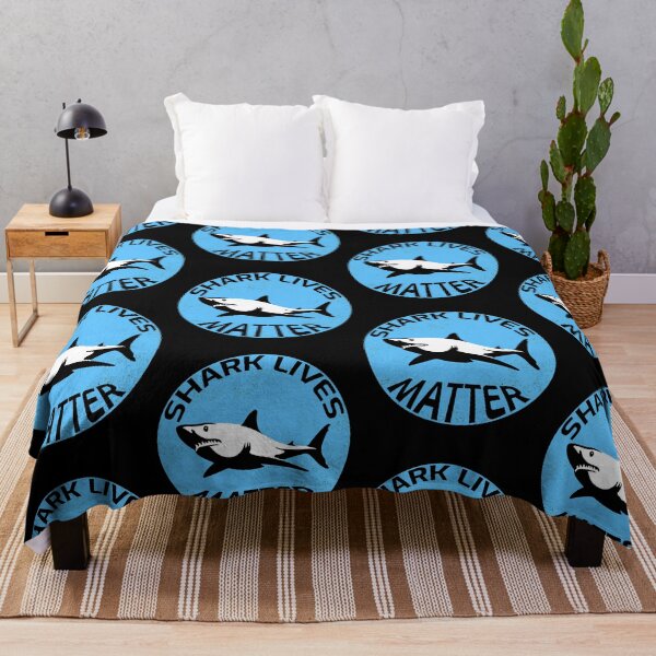 Artikelvorschau, Shark Lives Matter Design mit schwarzen Haien. Wir müssen das ozeanische Leben schützen, wir müssen die Haie schützen! entworfen und verkauft von NobelFashion.
