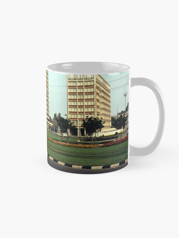 Alternative Ansicht von Straßenbahn auf dem Ernst-Reuter-Platz, 1965 Tasse