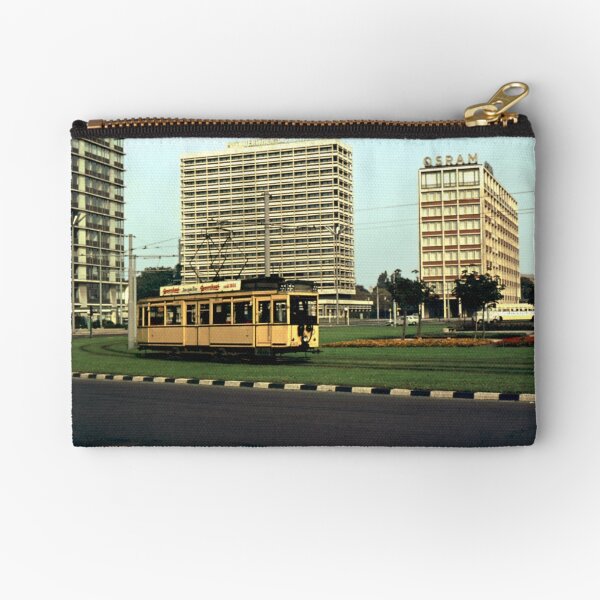 Straßenbahn auf dem Ernst-Reuter-Platz, 1965 Täschchen