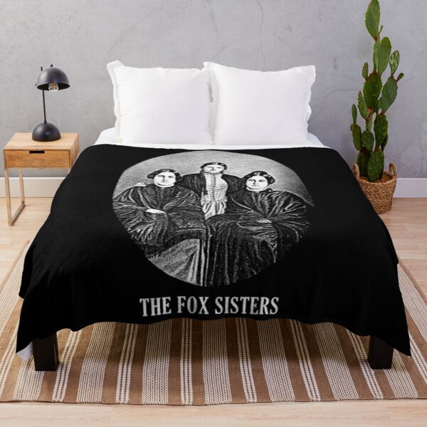 Artikelvorschau, Cartomancy T-ShirtThe Fox Sisters † Spiritualist Medium Fan Design entworfen und verkauft von CooDide.