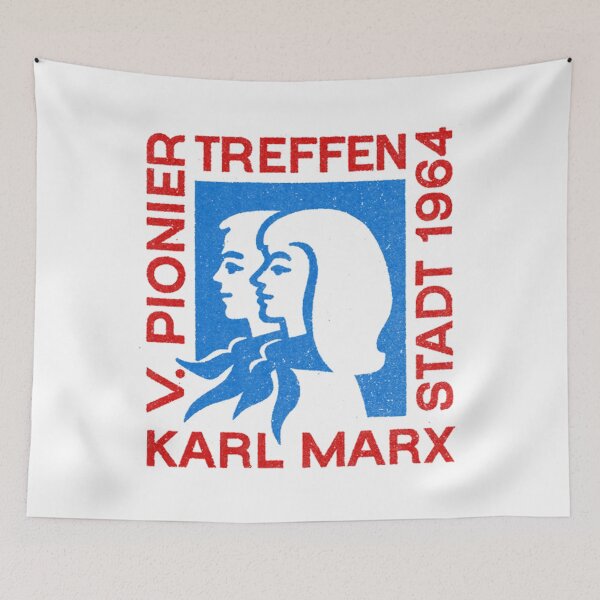Artikelvorschau, DDR T-ShirtDDR _ Ostdeutscher Pionier Karl Marx Vintage Design entworfen und verkauft von CooDide.