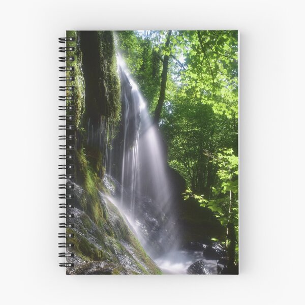 Aperçu de l'œuvre Cascade  créée et vendue par Artphotocathy88.