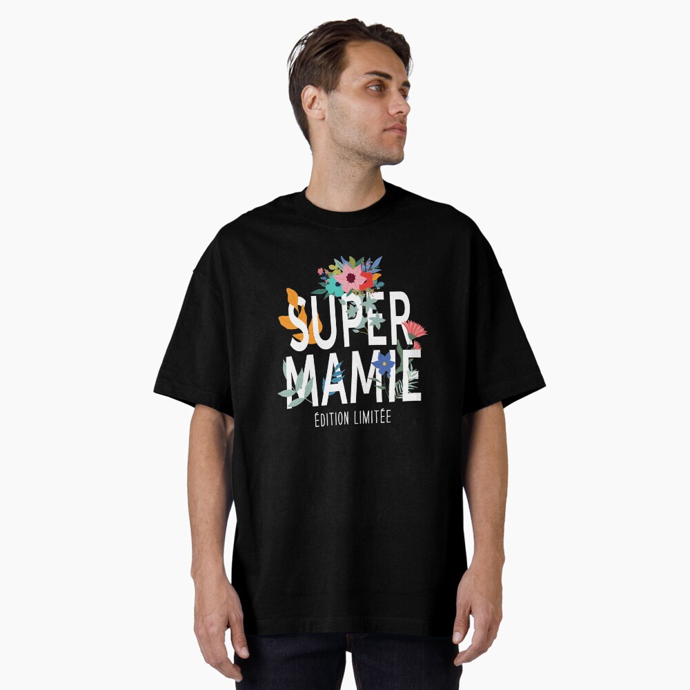Aperçu de l'œuvre T-shirt oversize créée et vendue par marzun.