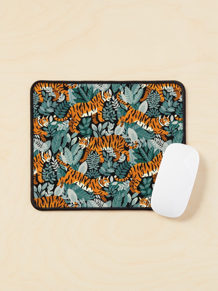 Imagen 1 de 5, Alfombrilla de ratón con la obra Tigre de Bengala Teal Jungle, diseñada y vendida por TigaTiga.