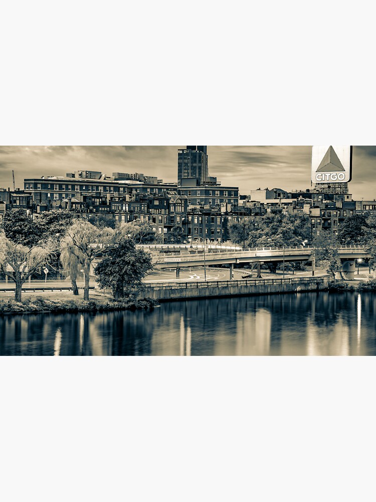 Building with Boston's iconic Citgo sign to be sold