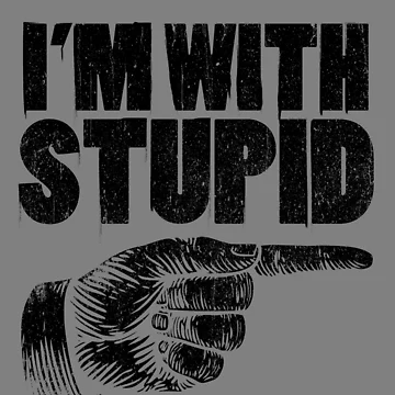 Imagen de la obra I'm With Stupid Pointing Right Finger Right I'm With Stupid Gear de DynamicDesign