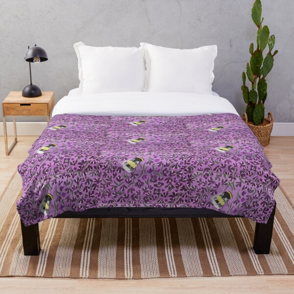 Aperçu de l'œuvre Bourdon sur fleurs violettes créée et vendue par Ruth Breen Artwork .