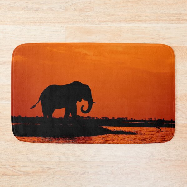 Aperçu de l'œuvre Silhouette d'éléphant au coucher du soleil créée et vendue par SunnyDesignsCo.