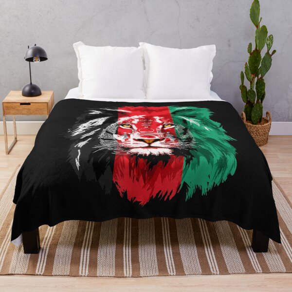 Aperçu de l'œuvre Afghanistan Flag Lion Free Afghanistan T-Shirt créée et vendue par Bonucci-Tori.