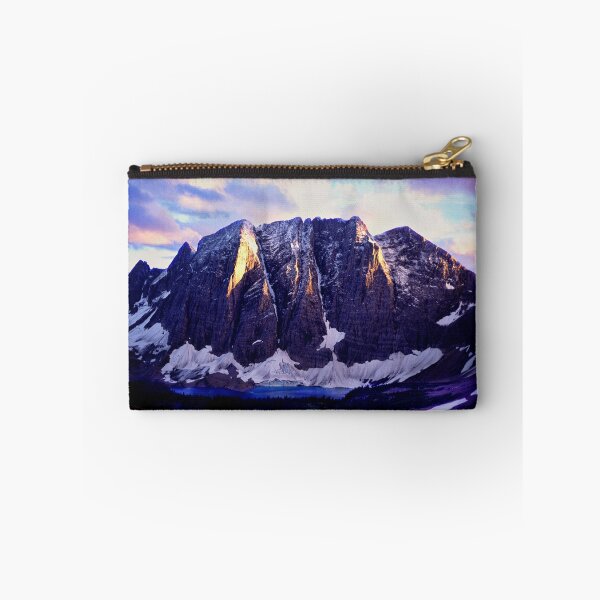 Item preview, El Rockwall y el lago Floe al atardecer designed and sold by Istvan Hernadi.