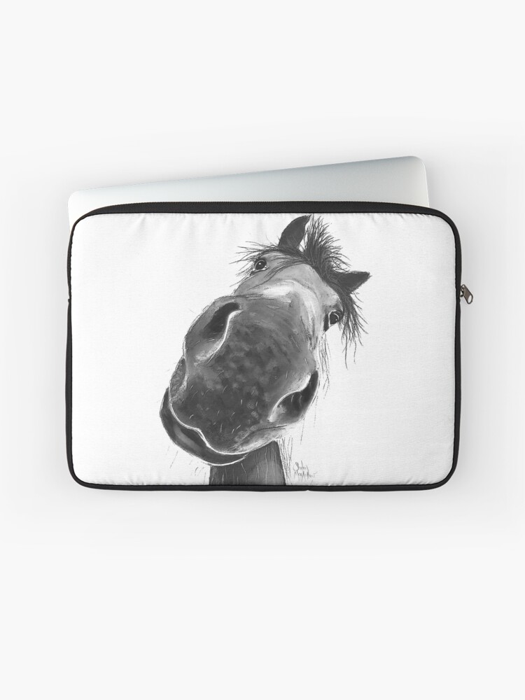 Aperçu 1 sur 2. Housse d'ordinateur avec l'œuvre IMPRESSION DE CHEVAL HEUREUX « BuRT B&W » PAR SHIRLEY MACARTHUR créée et vendue par ShirleyMacA.