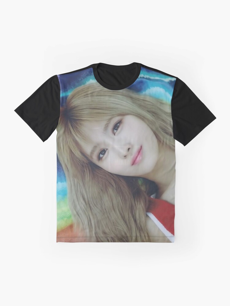 Momo -twice | Graphic T-Shirt