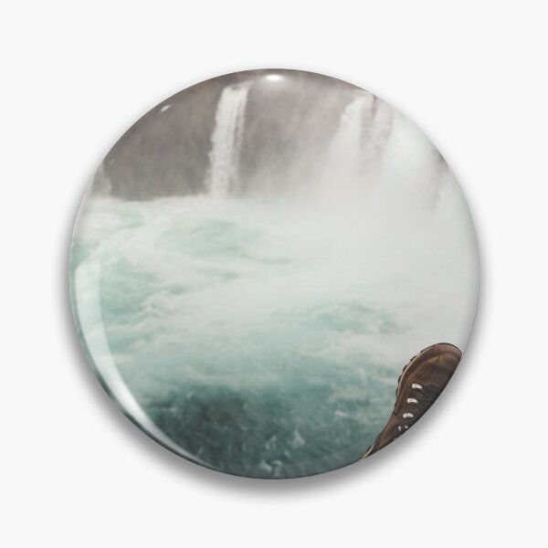 Artikelvorschau, Unglaublicher Godafoss-Wasserfall in Nordisland entworfen und verkauft von Danny Wanders.