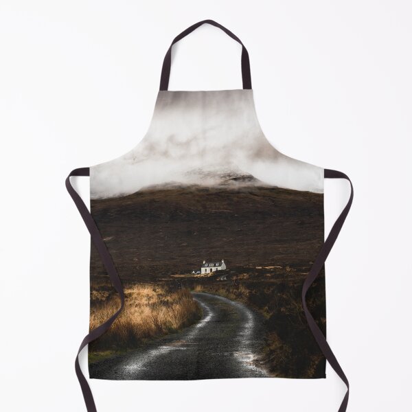 Artikelvorschau, Moody Road führt zur schottischen Cabin Isle of Skye entworfen und verkauft von Danny Wanders.
