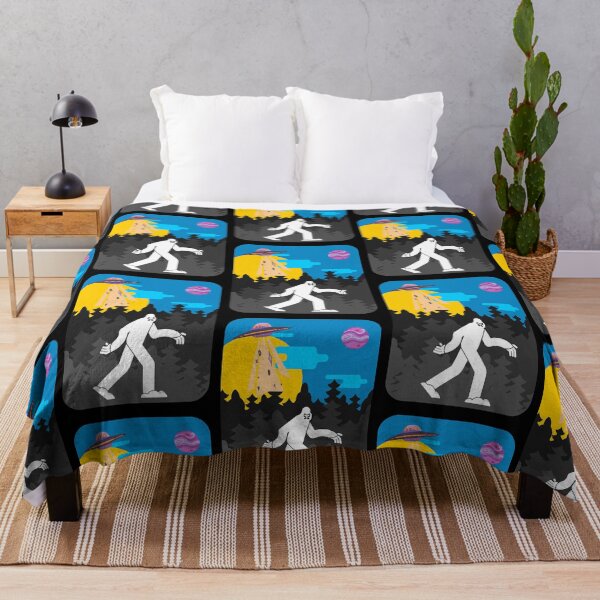 Item preview, gracioso bigfoot con ovni designed and sold by WhitmoyerAyumi.