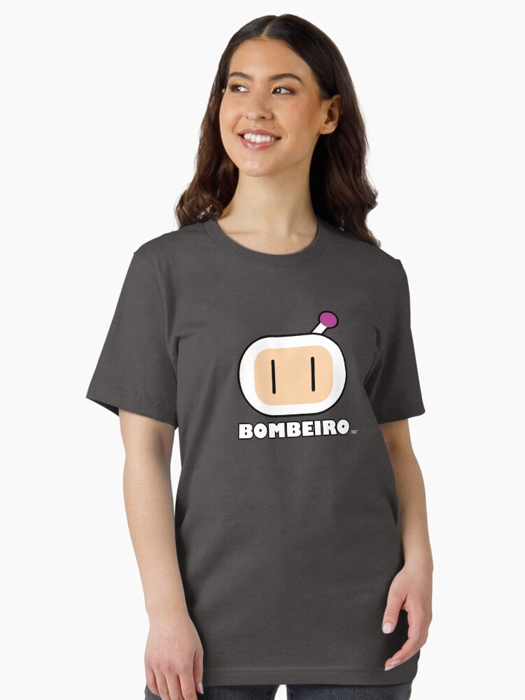 Imagen 2 de 7, Camiseta esencial con la obra Bombeiro, diseñada y vendida por RecunchoGamer.
