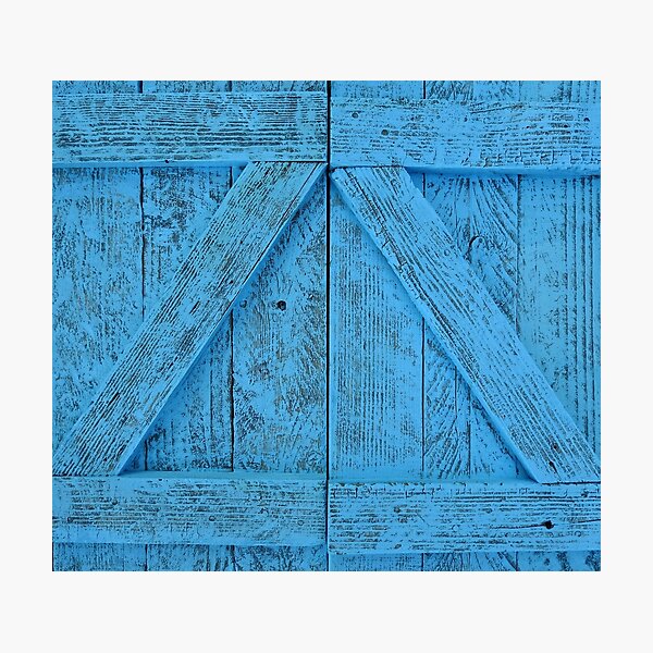 Aperçu de l'œuvre Volets rustiques peints en bleu créée et vendue par Stephanie  Skeem.