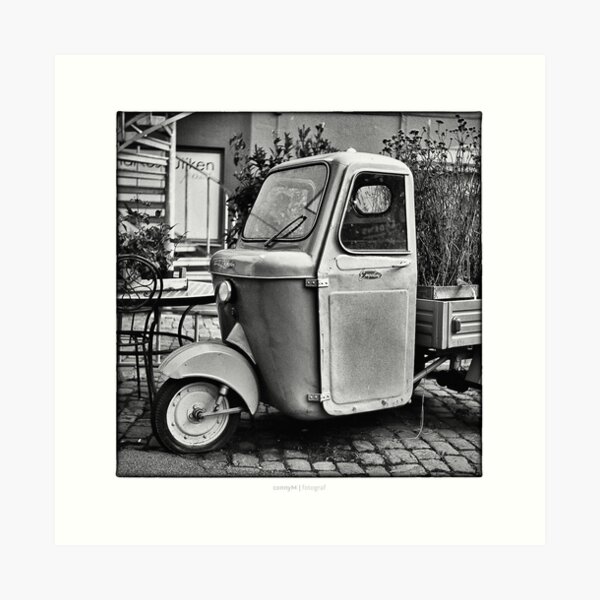 Italian Vespa "truck" Art Print