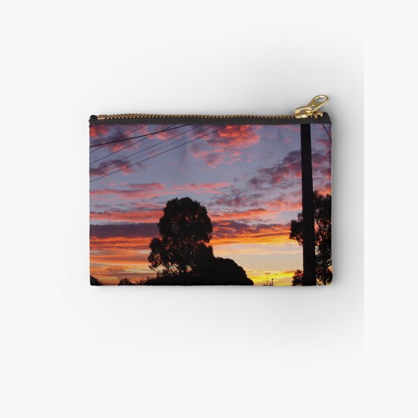 Artikelvorschau, Silhouette einer Straße Scape mit einem hellen Sonnenuntergang entworfen und verkauft von Cara Pannell.