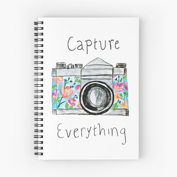 Aperçu de l'œuvre Appareil photo floral "Capture Everything" créée et vendue par Heather Clauson.