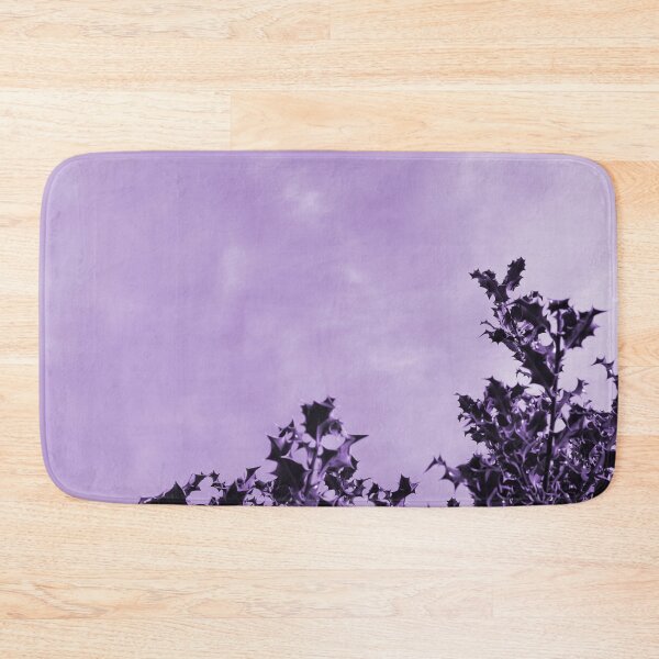 Artikelvorschau, Stechpalmenblätter am violetten Himmel entworfen und verkauft von EdgyDesignForU.