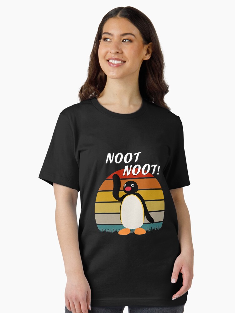 Imagen 2 de 7, Camiseta esencial con la obra Noot Noot Penguin Vintage, diseñada y vendida por NickRadin.
