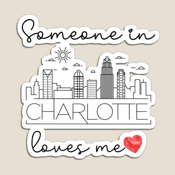 Aperçu de l'œuvre Quelqu'un à Charlotte m'aime créée et vendue par TheShirtLounge.