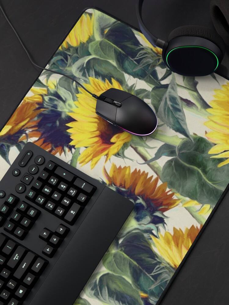 Aperçu 4 sur 5. Tapis de souris avec l'œuvre Tournesols pour toujours créée et vendue par micklyn.