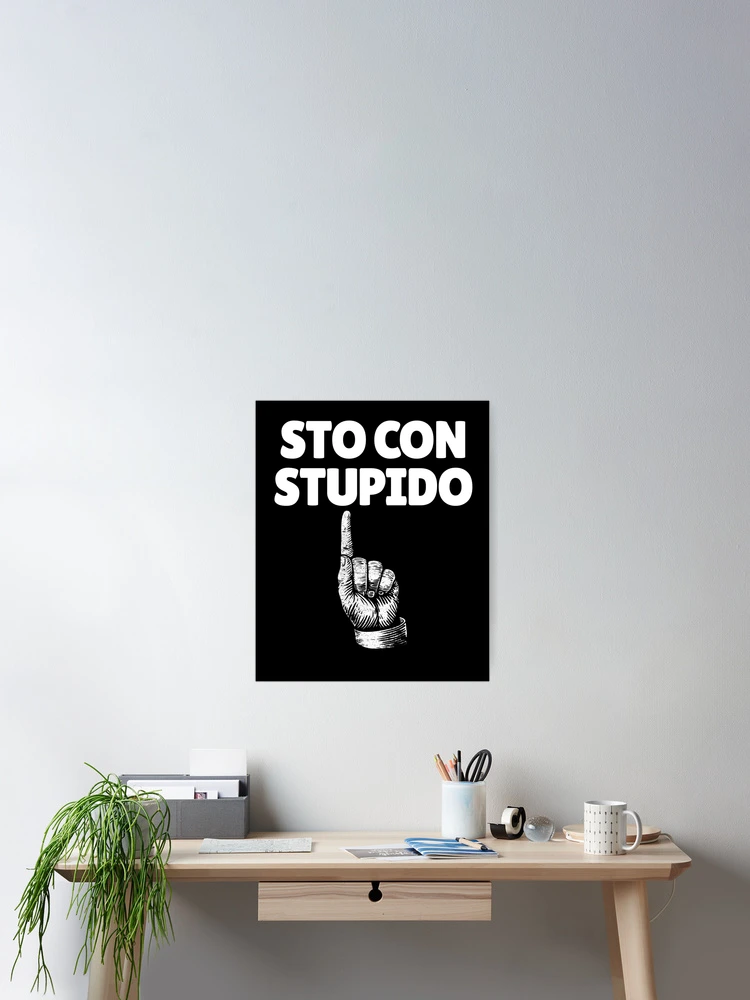 Imagen 2 de 3, Póster con la obra Sto Con Stupido Italian Finger Up Italy Funny I'm Stupid Gear, diseñada y vendida por DynamicDesign.