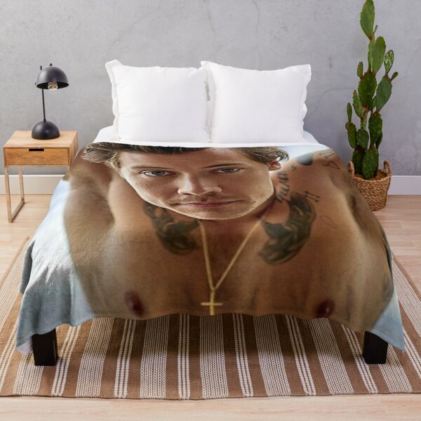 Harry Styles and Louis Tomlinson - Larry stylinson Throw Blanket for Sale  by alishavictoriax