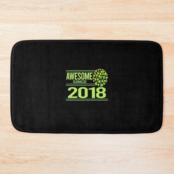 Artikelvorschau, 2018 T-ShirtGreen Leaf 2018 T-Shirt_von Hanh Tay_ entworfen und verkauft von deptrainam.