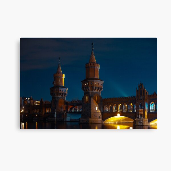 Artikel-Vorschau von Oberbaumbrücke, designt und verkauft von GEARimages.