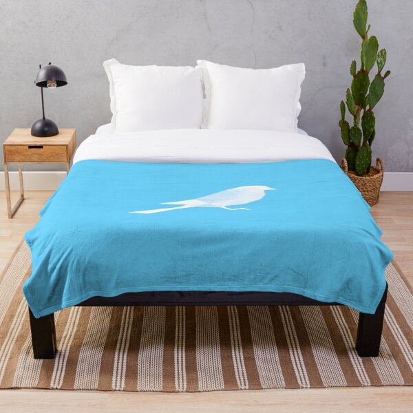 Artikelvorschau, Babyblauer Low-Poly-Vogel entworfen und verkauft von Quilar.