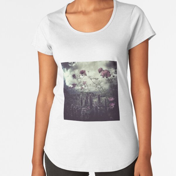 Few minutes before the rain Premium Scoop T-Shirt