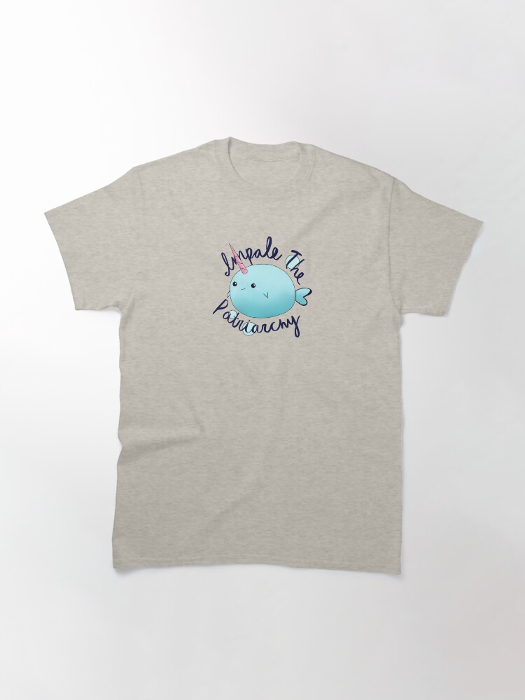 Thumbnail 3 von 7, Classic T-Shirt, Das Patriarchat Narwhal aufspießen designt und verkauft von femcode.